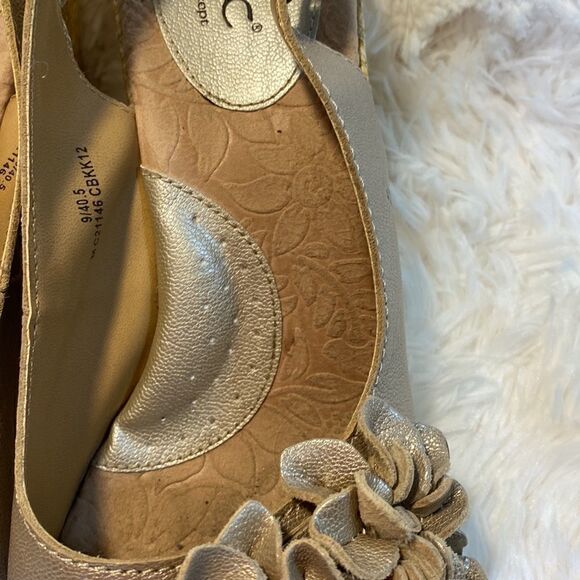 B.O.C. Wedge Sandal-size 9M  - Picture 3 of 8